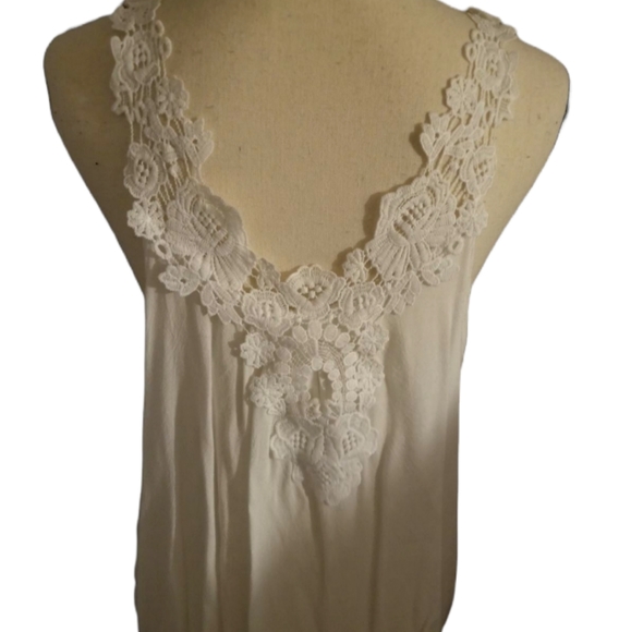 NIP Lace Tank Top - Picture 4 of 8